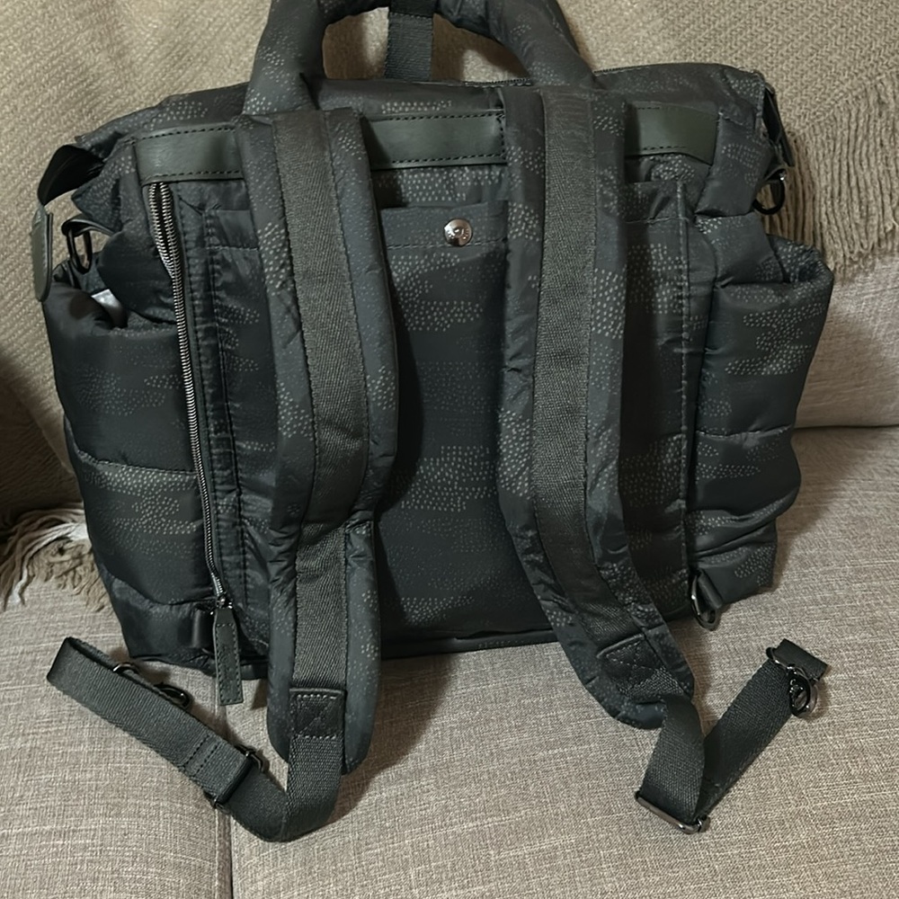 Itzy ritzy convertible diaper bag - Picture 6 of 11